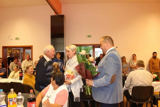 'Idősek napja 2021' cikk borítóképe